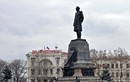 Памятник адмиралу П.С. Нахимову на площади его имени