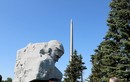 «Штык-обелиск» и мемориал «Мужество»